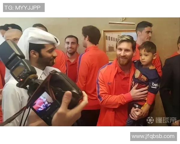 小球童偶遇足球明星心中激动梦想成真瞬间感动无比