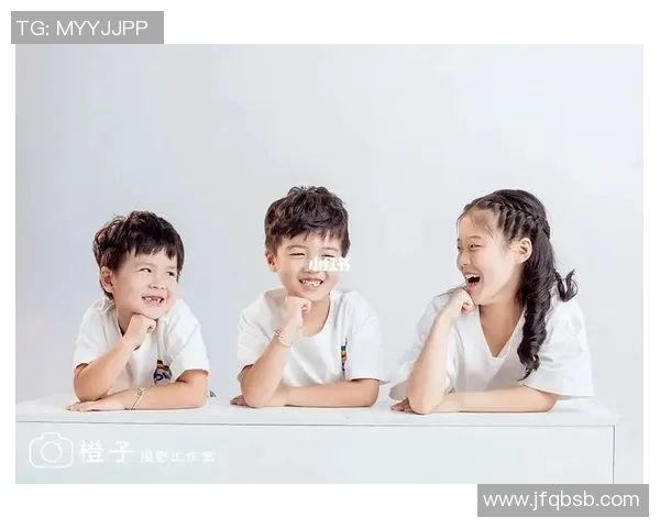 足球明星携萌娃共度亲子时光小小球员展现天赋与快乐