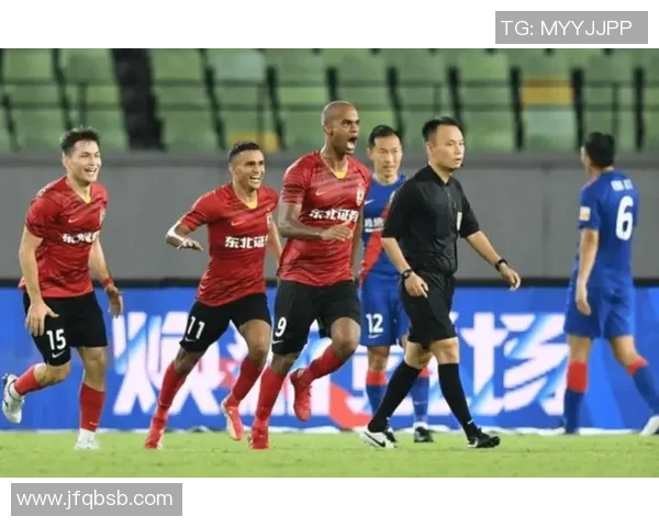 成都排球队以67分领跑精英赛积分榜展现强劲实力和竞争优势 成都排球队以67分领跑精英赛积分榜展现强劲实力和竞争优势