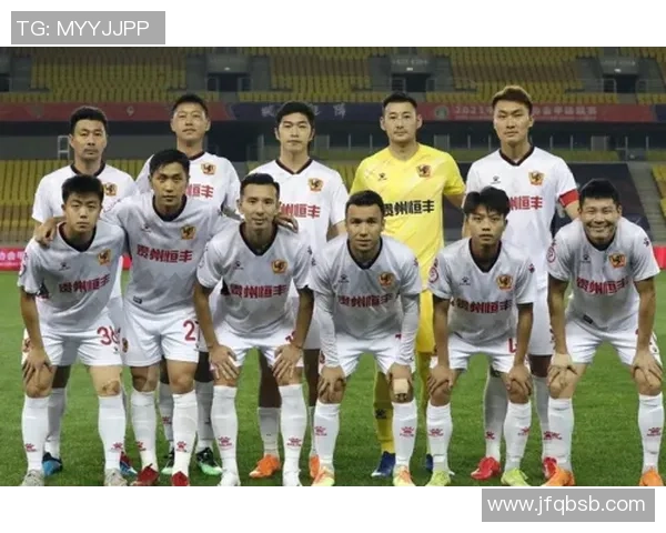 武汉足球队在联赛积分榜上以86分稳居第一名展现强劲实力 武汉足球队在联赛积分榜上以86分稳居第一名展现强劲实力